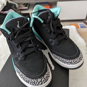 EUC Air Jordan Retro 3 Kid's Sneakers in Black and Teal Size 6Y